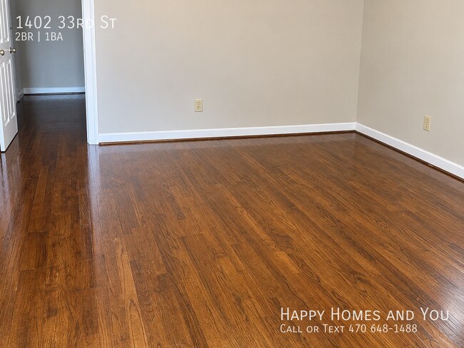 Building Photo - 1402 33rd St