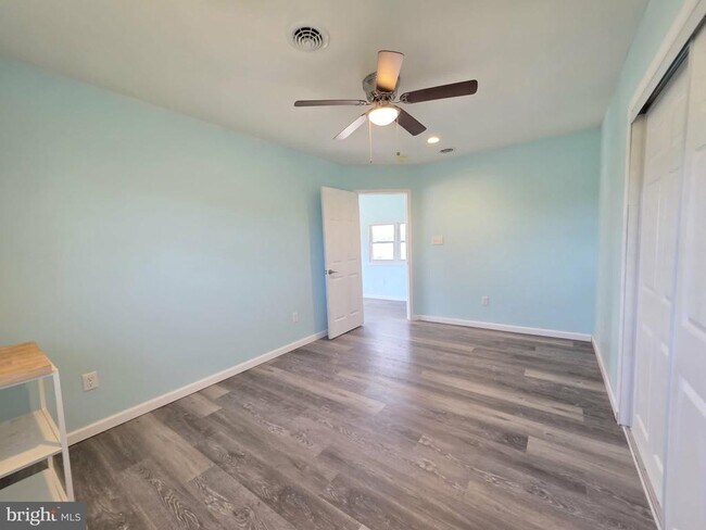 Building Photo - 22931 Steele Dr