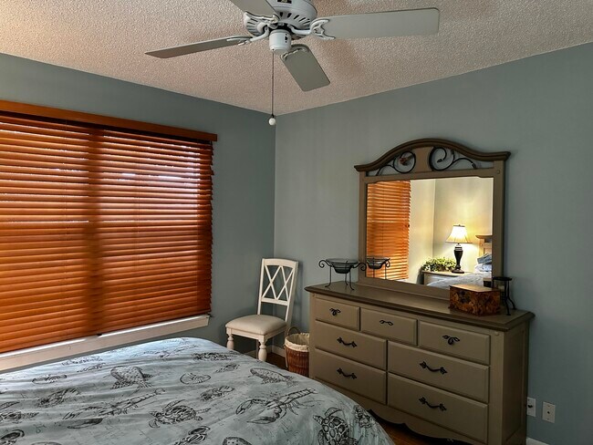 Building Photo - 2543 Bedford Mews Dr