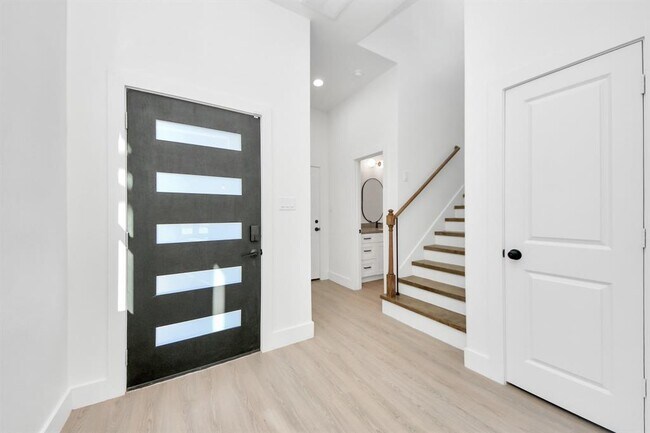 Building Photo - 9023 Spaulding St