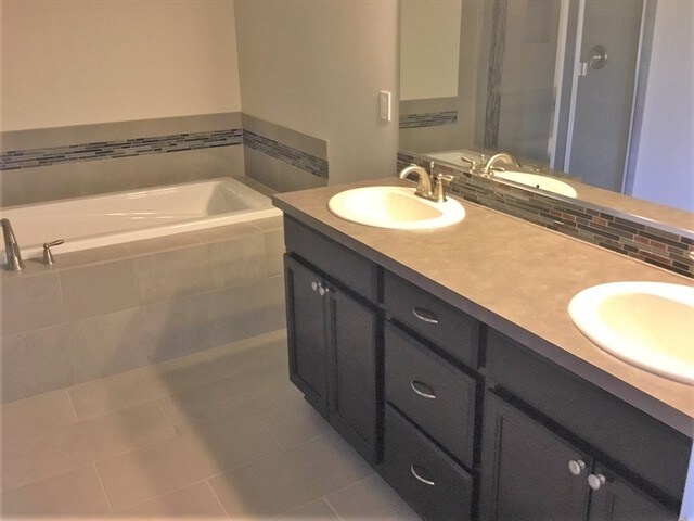 Building Photo - 9128 NE 167th Ct