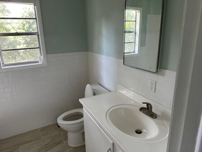 Bathroom - 1909 Summerville Rd