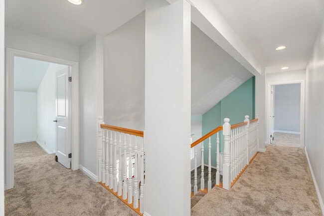 Building Photo - 8591 Naples Dr