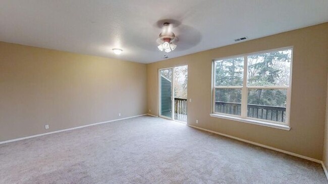 Building Photo - Move-in Ready! Dual Master Bedrooms in a L...