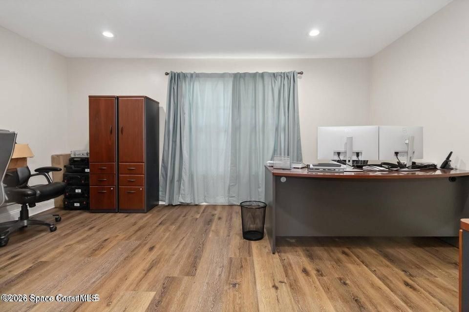 Building Photo - 1280 US-1