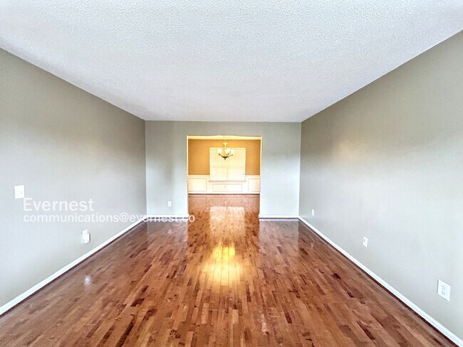 Building Photo - 7105 Mahogany Dr