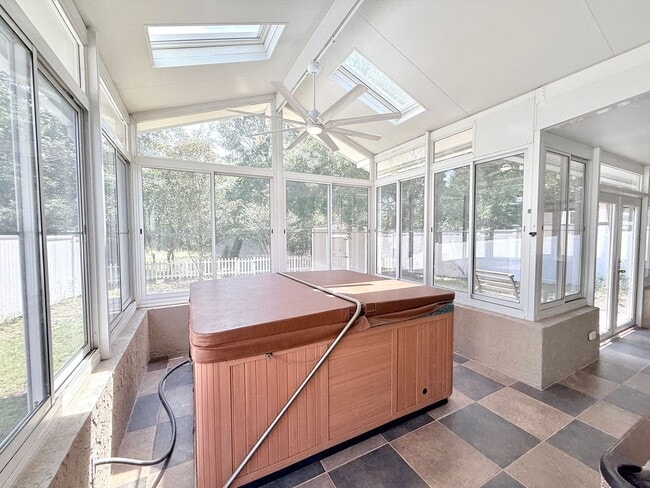 Building Photo - Spacious Two-Story Home with Hot Tub, Pool Table & Fenced Yard in Panther Creek