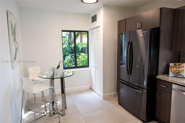 Building Photo - 360 NE 87th St