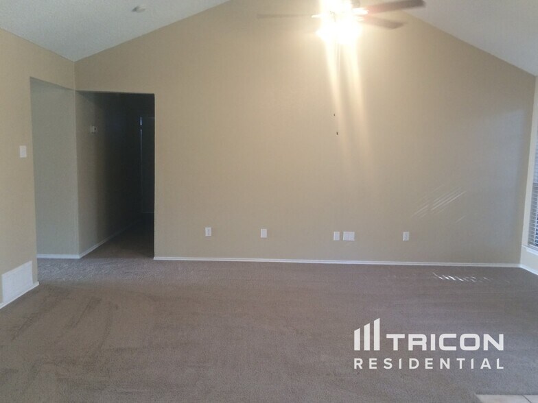Building Photo - 708 Leedsfield Ct