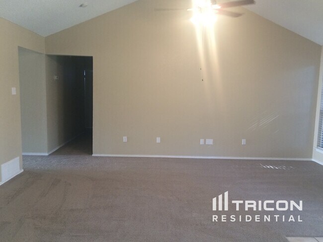 Building Photo - 708 Leedsfield Ct