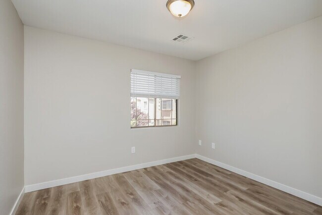 Building Photo - 7543 Holiday Hills St