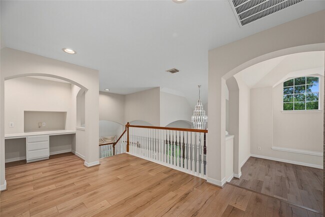 Building Photo - 5807 Bayberry Way