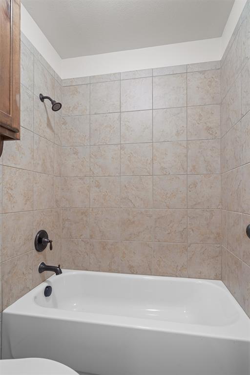 Building Photo - 209 Sarahs Ln