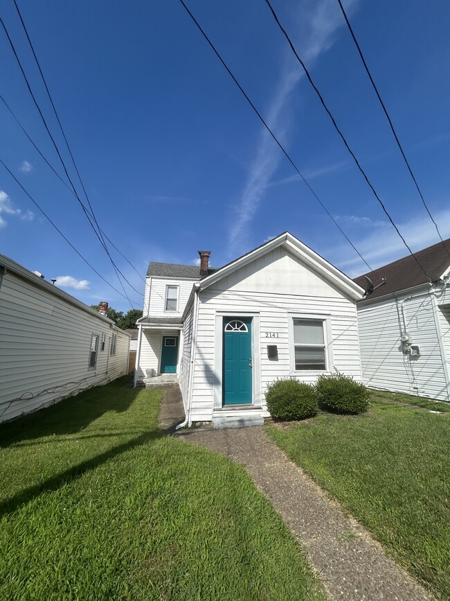 Building Photo - 2141 Bradley Ave