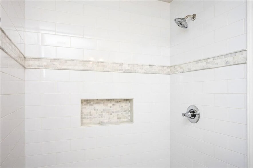 Building Photo - 4303 Pine Heights Dr NE