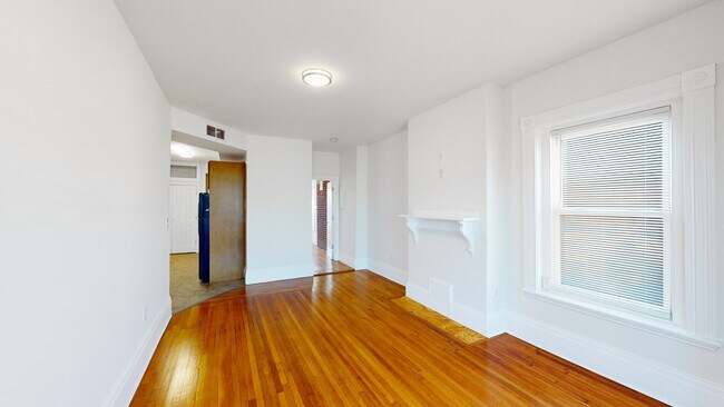 Building Photo - 80 W Cottage St