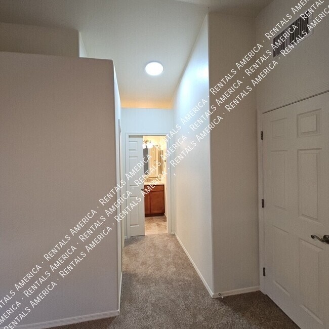Building Photo - 3460 W Sky Ridge Loop