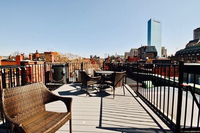 Building Photo - 32 Fairfield St