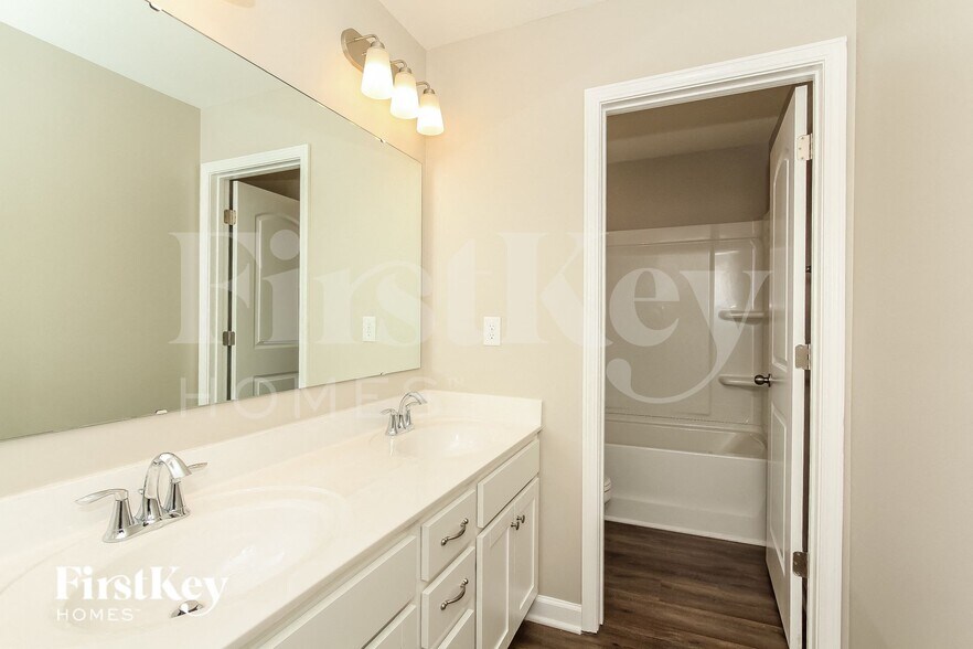 Building Photo - 3611 Cerelia Ln