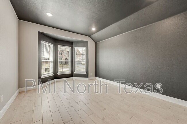 Building Photo - 512 Tartane Dr