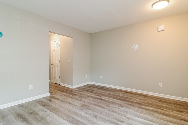 Building Photo - 20 Red Ln