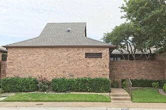 Building Photo - 3217 Squireswood Dr