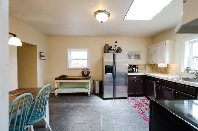 Building Photo - 2444 N Clarkson St