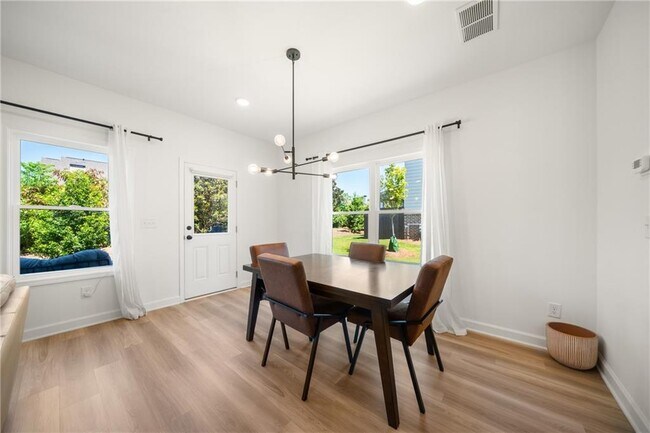Building Photo - 4541 Moray Dr
