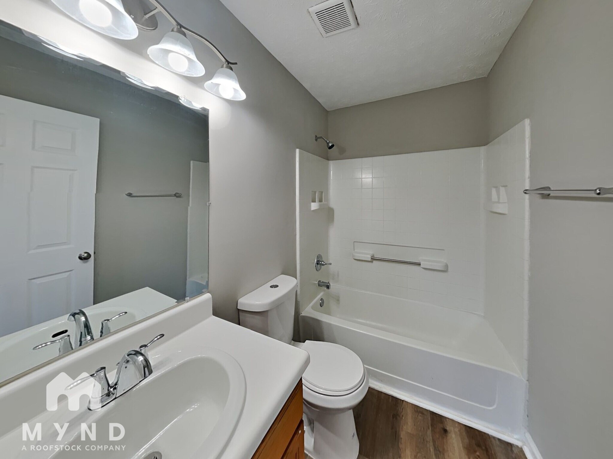 Building Photo - 5757 Strathmoor Manor Cir