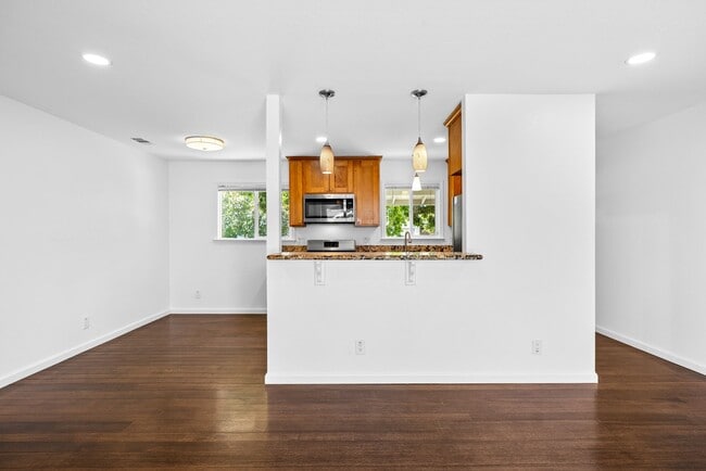 Building Photo - Updated 4 Bedroom 2 Bath North Napa Home