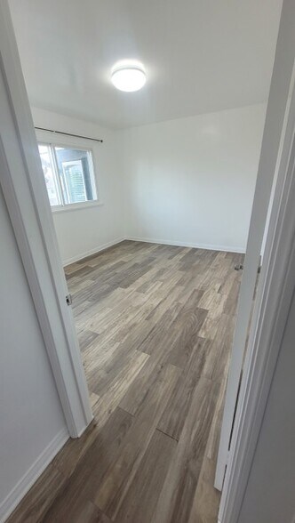 Bedroom # 1 - 506 E Kelso St