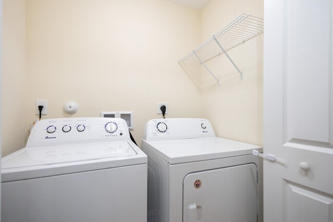 Building Photo - 12437 Westhampton Cir