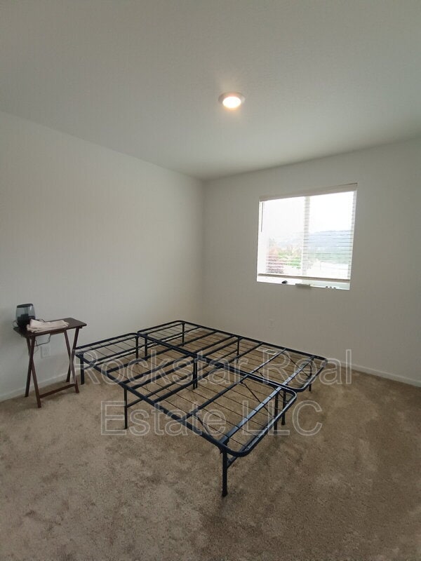 Building Photo - 109 W Goldenrod Ave