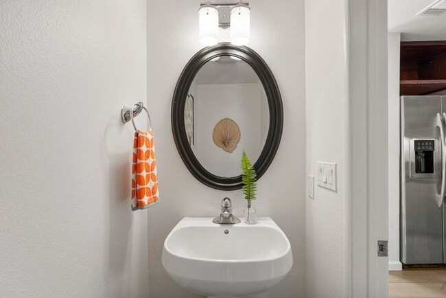 Building Photo - 1364 Powell St