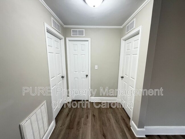 Building Photo - 231 Fairview Dr