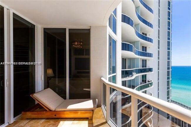 Building Photo - 16001 Collins Ave