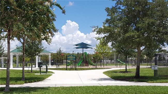 Building Photo - 15030 Evergreen Oak Loop