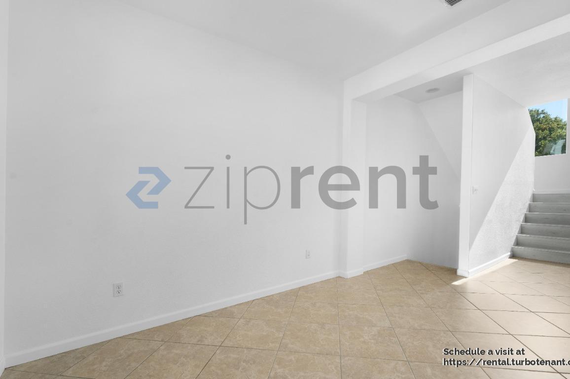 Building Photo - 10923 Tower Park Dr