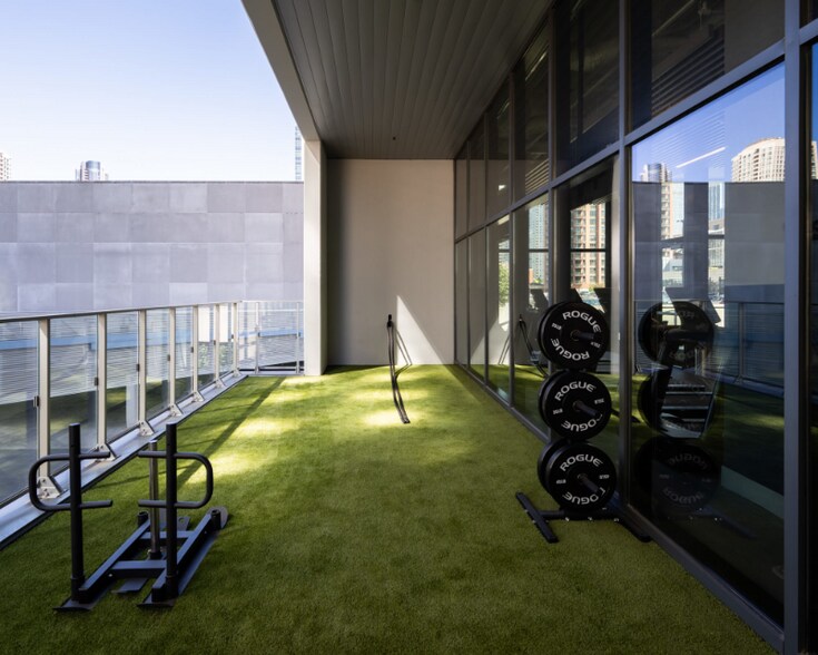 Building Photo - 351 N Union Ave