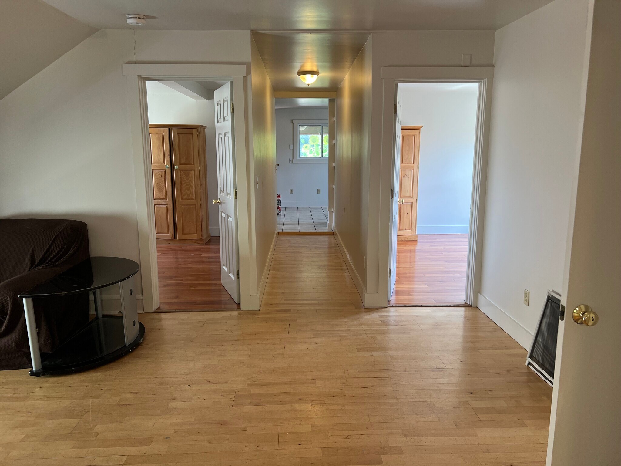 Building Photo - 196 Pine St