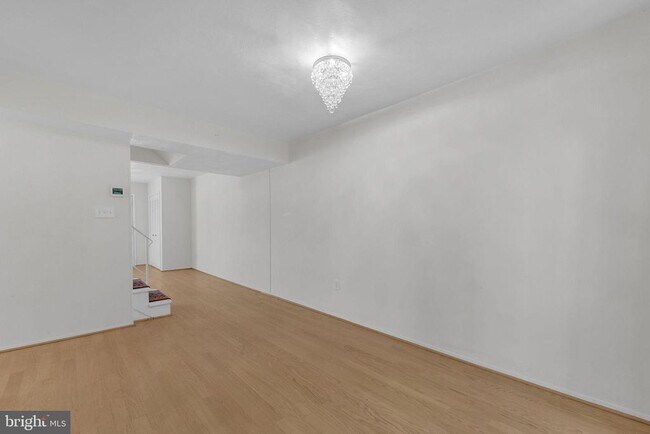 Building Photo - 40 Rittenhouse Dr