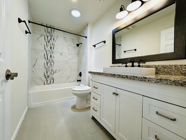 Building Photo - Gorgeous 3 bd, 2.5 ba on 1 acre