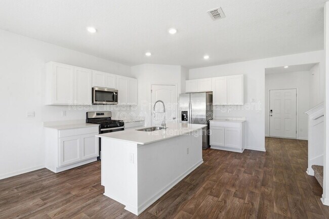 Building Photo - 190 Ardila Cir