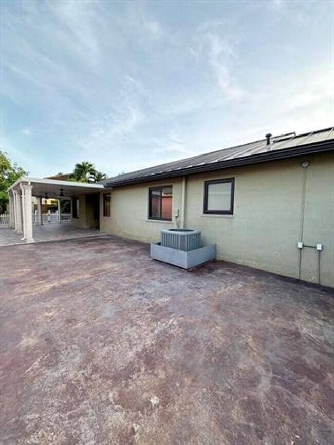Building Photo - 14776 SW 138th Terrace