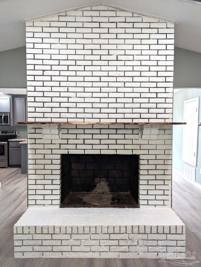 Building Photo - 6045 Hamilton Bridge Rd