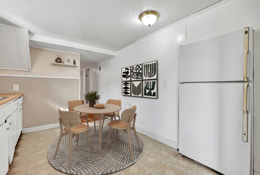 Building Photo - 224 Crest St