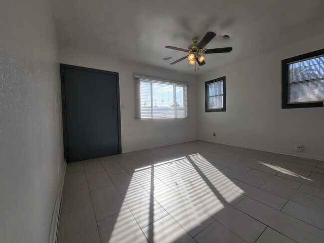 Building Photo - 1315 W 101st St