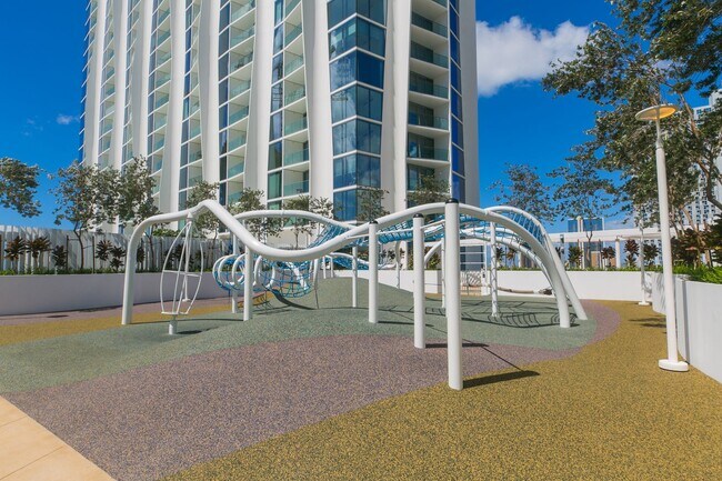 Building Photo - KOULA 2b2b1pkg Ready to Move In!