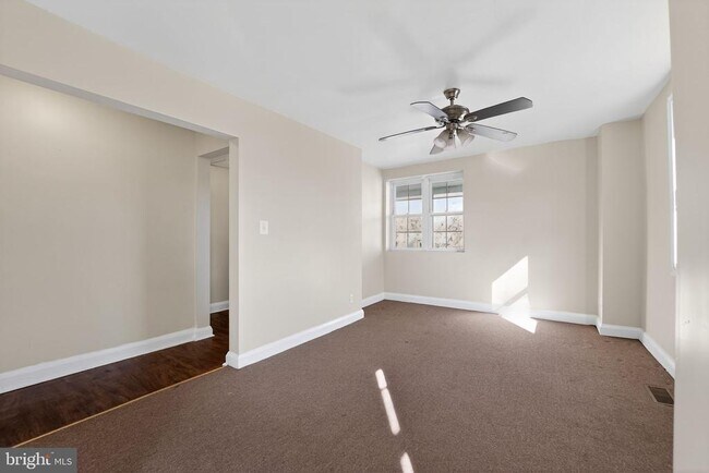 Building Photo - 3544 4th St