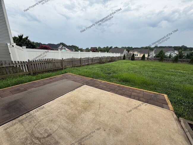 Building Photo - 2486 Moss Grv Xing